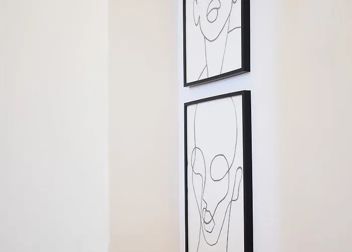 Apartment New Duplex In The Heart Of Lisbon, Principe Real *