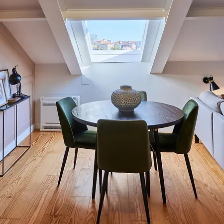 New Duplex In The Heart Of Lisbon, Principe Real Apartman *